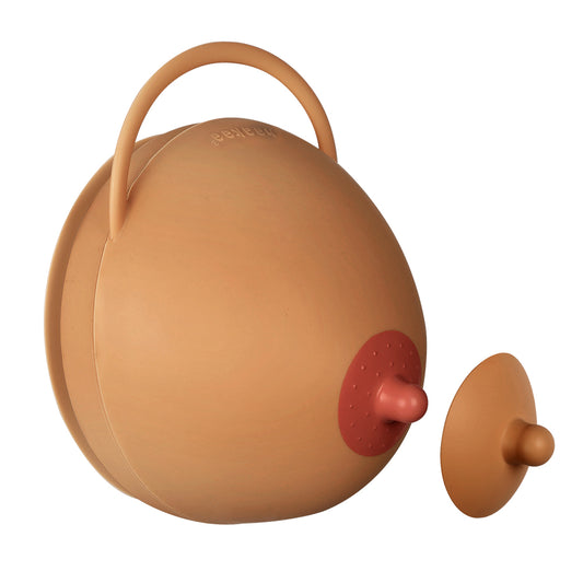 Pecho de demostración de lactancia