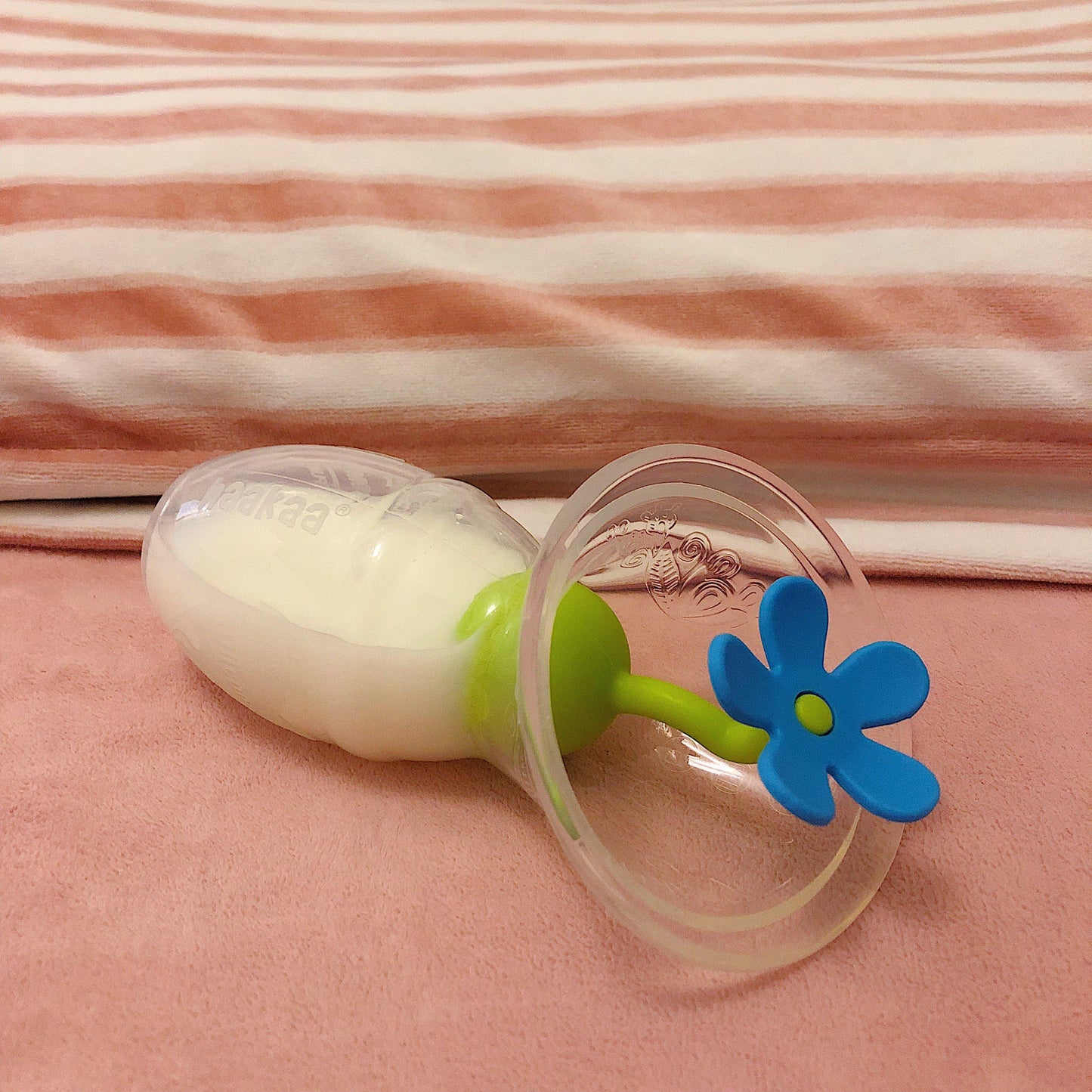 Tapón de flor para recolector de leche